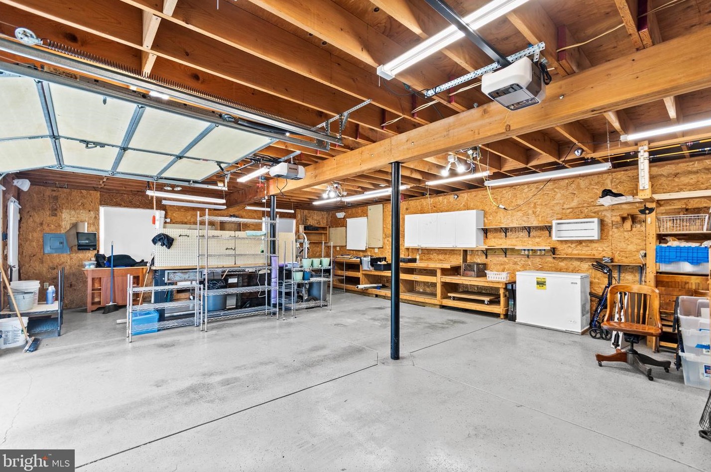 335 Pittsfield St, Pennsville NJ 08070-1924 exterior