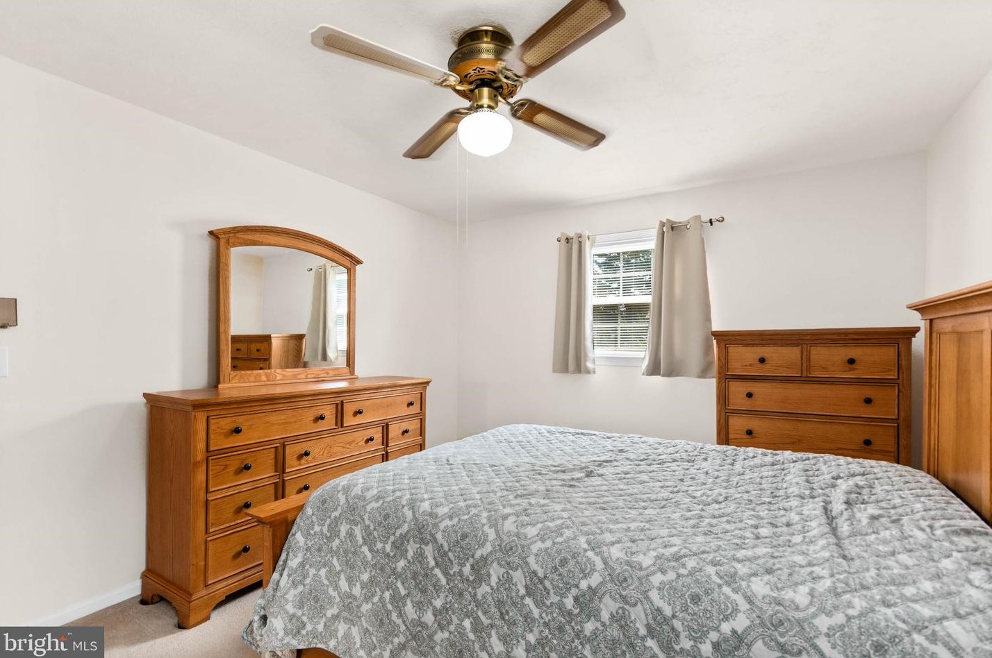 335 Pittsfield St, Pennsville NJ 08070-1924 exterior