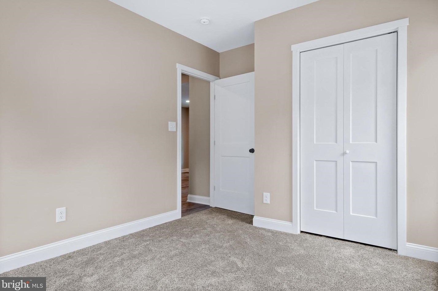 116 Pittsfield St, Pennsville NJ 08070-1831 exterior