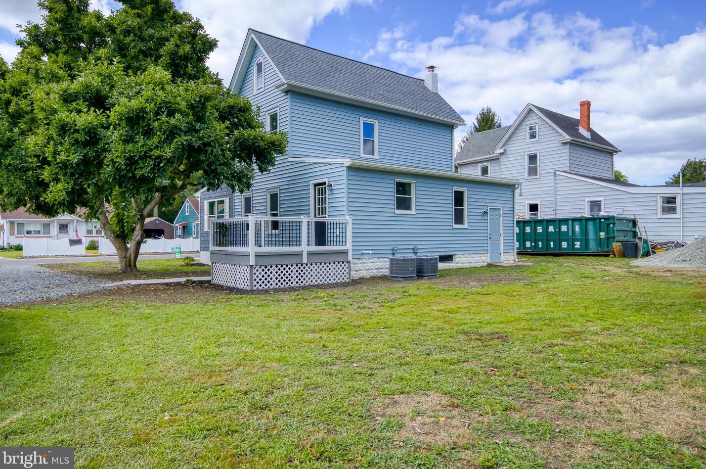 116 Pittsfield St, Pennsville NJ 08070-1831 exterior