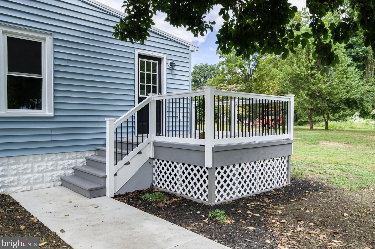 116 Pittsfield St, Pennsville NJ 08070-1831 exterior