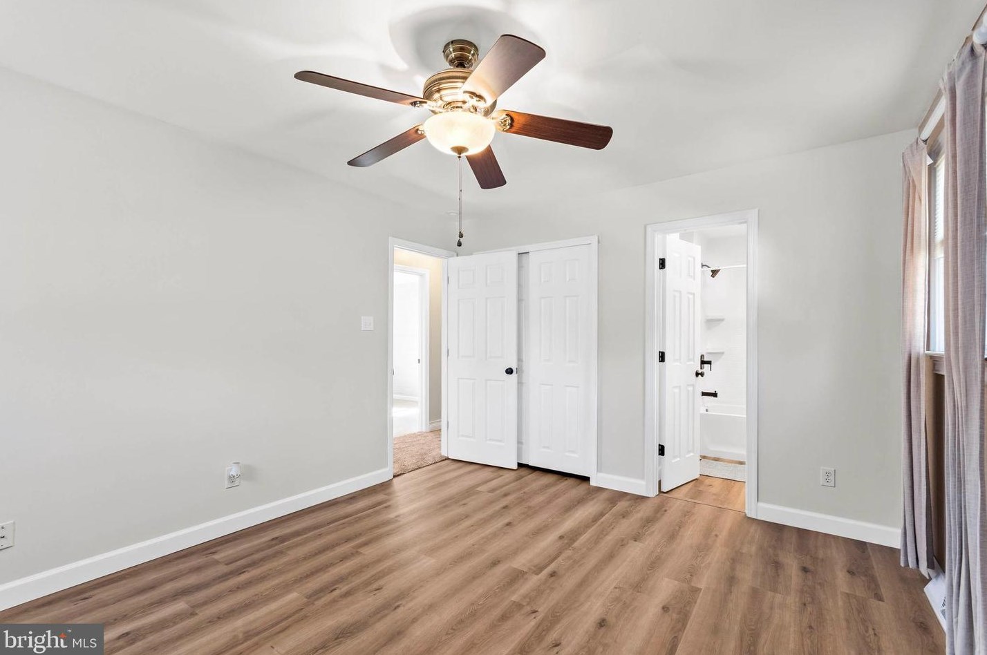 124 Riv Dr Ave, Pennsville NJ 08070-2247 exterior