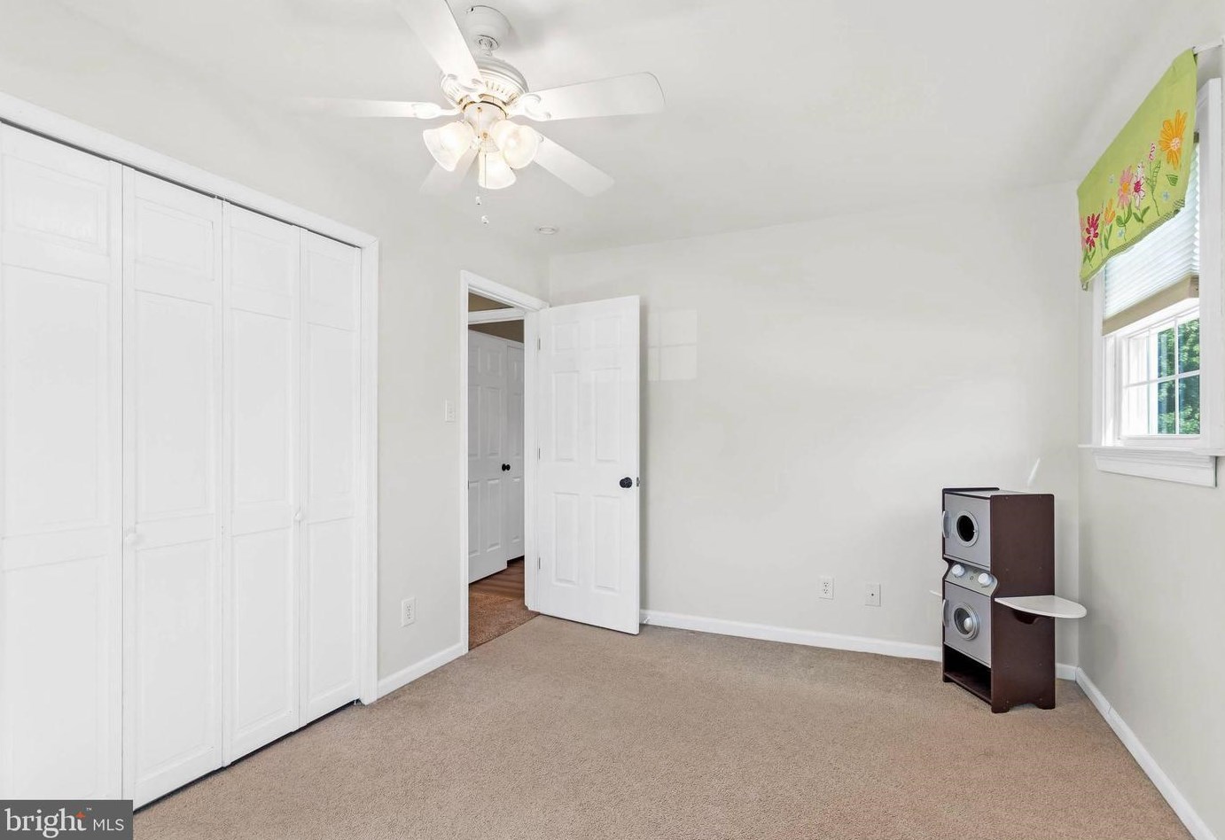 124 Riv Dr Ave, Pennsville NJ 08070-2247 exterior