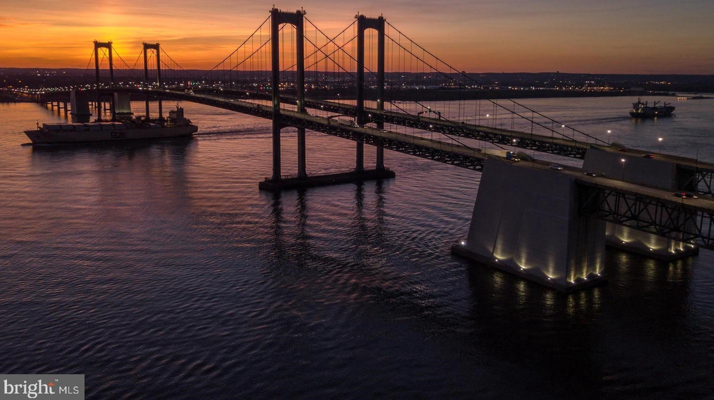 124 Riv Dr Ave, Pennsville NJ 08070-2247 exterior