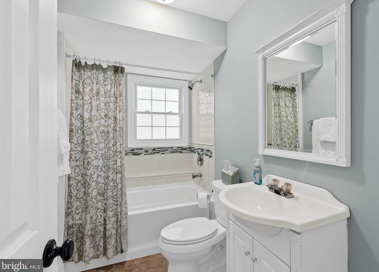 124 Riv Dr Ave, Pennsville NJ 08070-2247 exterior