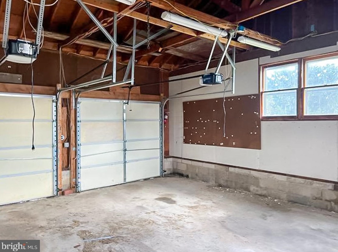 42 Penn Bch Dr, Pennsville NJ 08070-3643 exterior