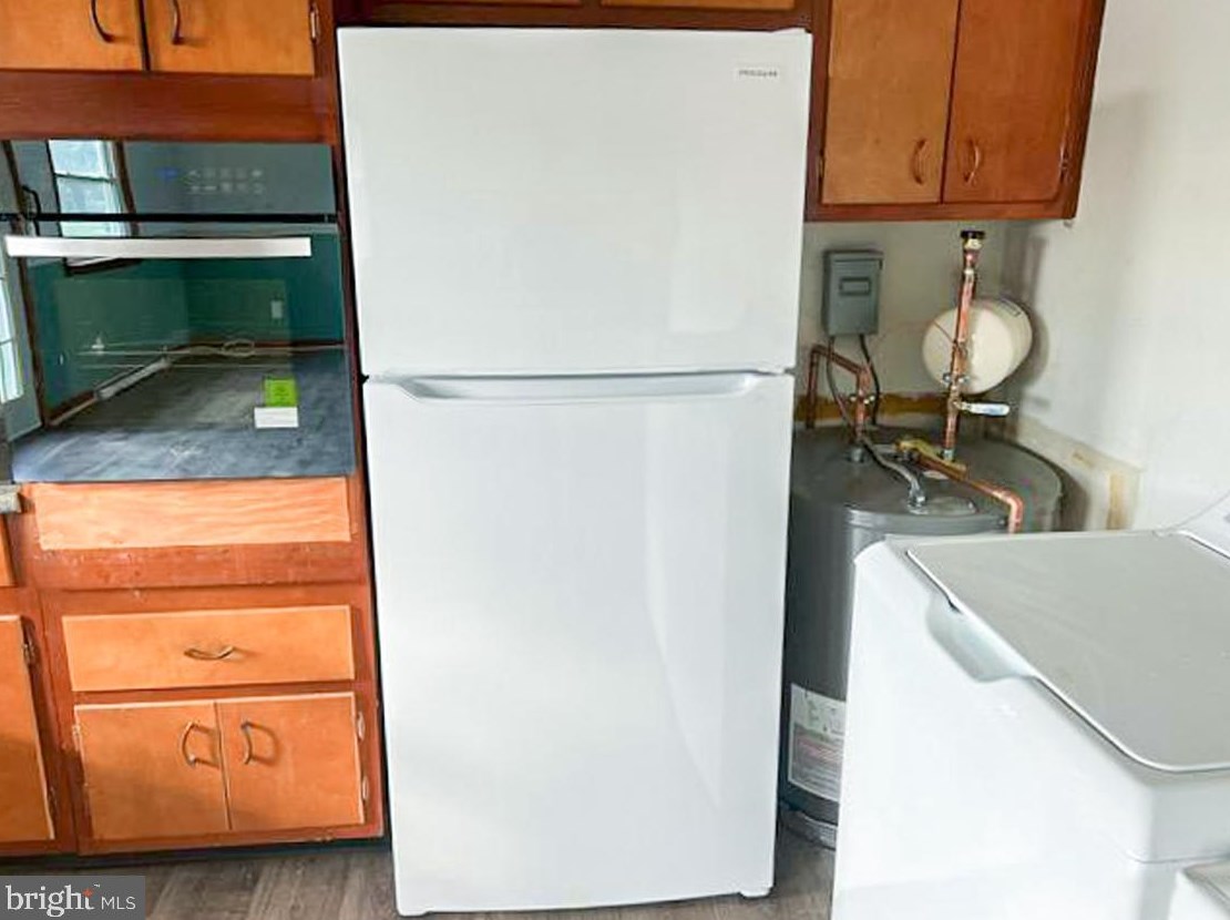 42 Penn Bch Dr, Pennsville NJ 08070-3643 exterior