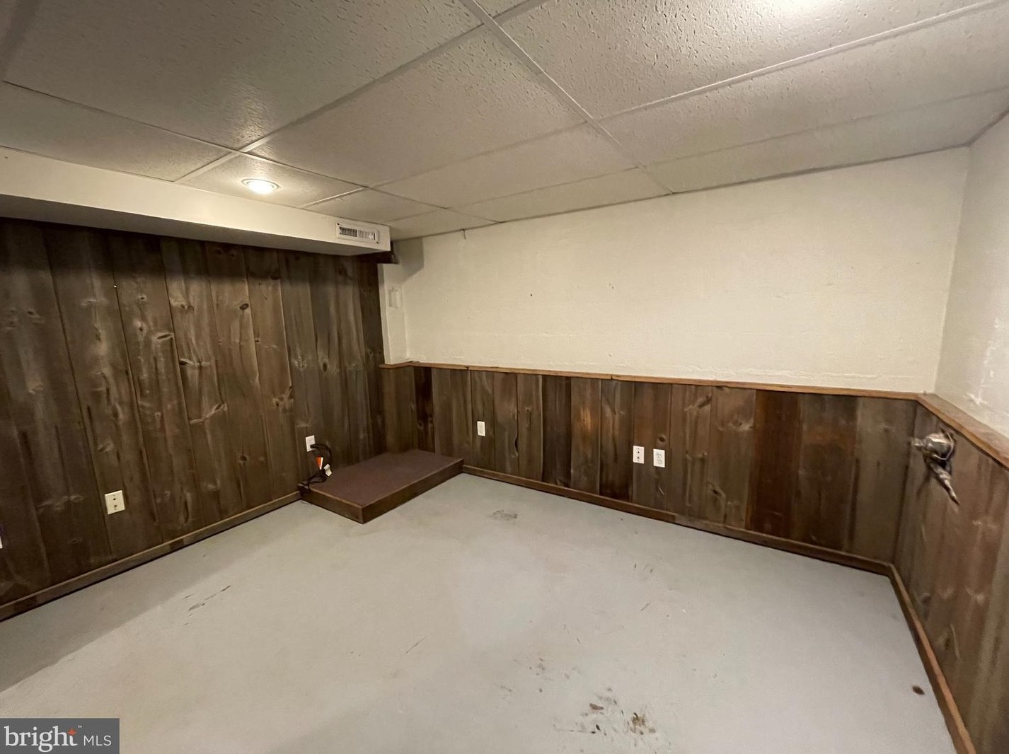 33 Harvard Rd, Pennsville NJ 08070-3603 exterior