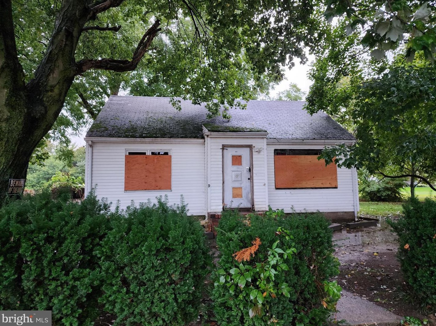 114 Oakdale Ln, Pennsville, NJ 08070