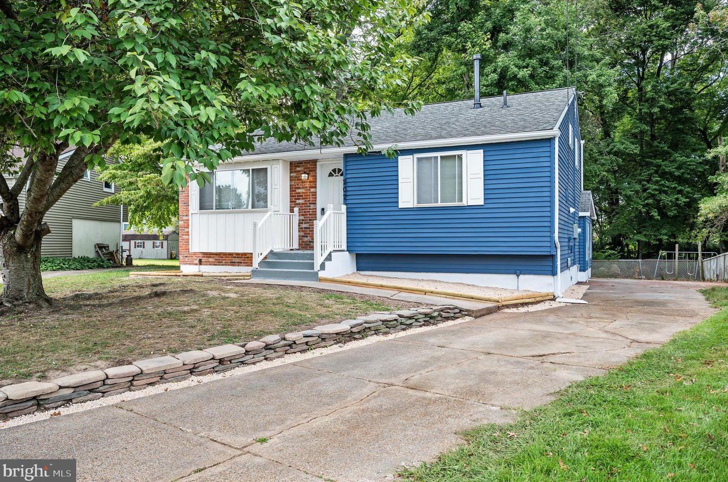 207 Pine Ave, Salem, NJ 08079-1622