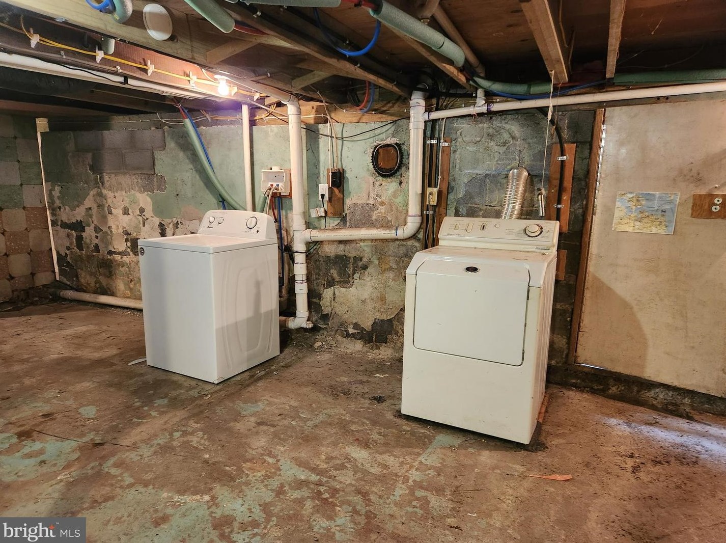 70 Heron Ave, Pennsville NJ 08070-1307 exterior