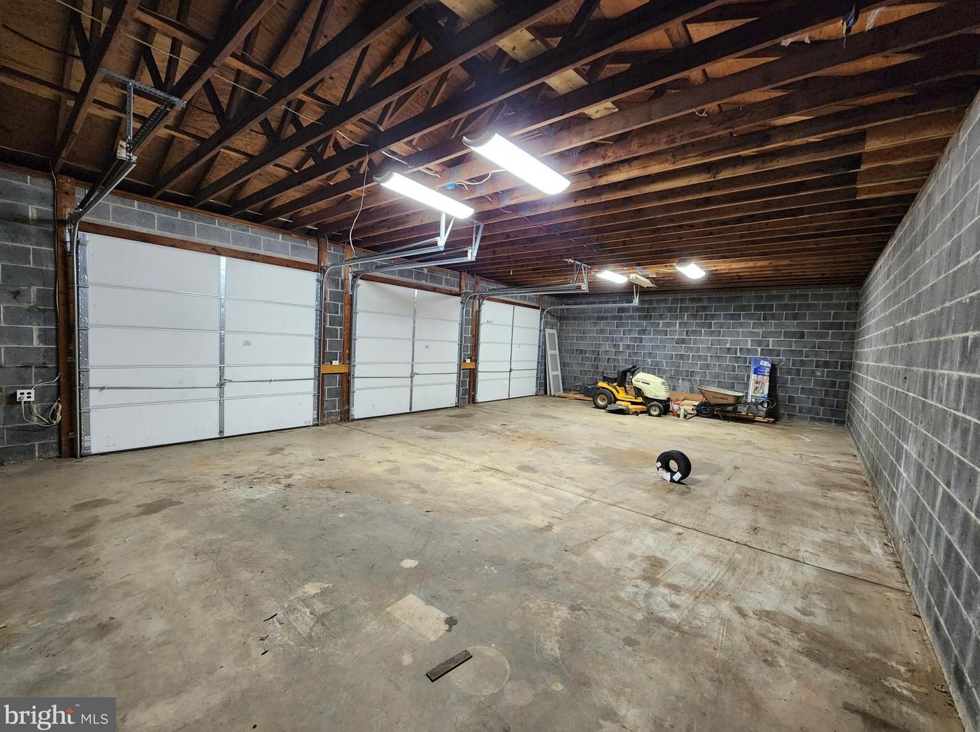 70 Heron Ave, Pennsville NJ 08070-1307 exterior