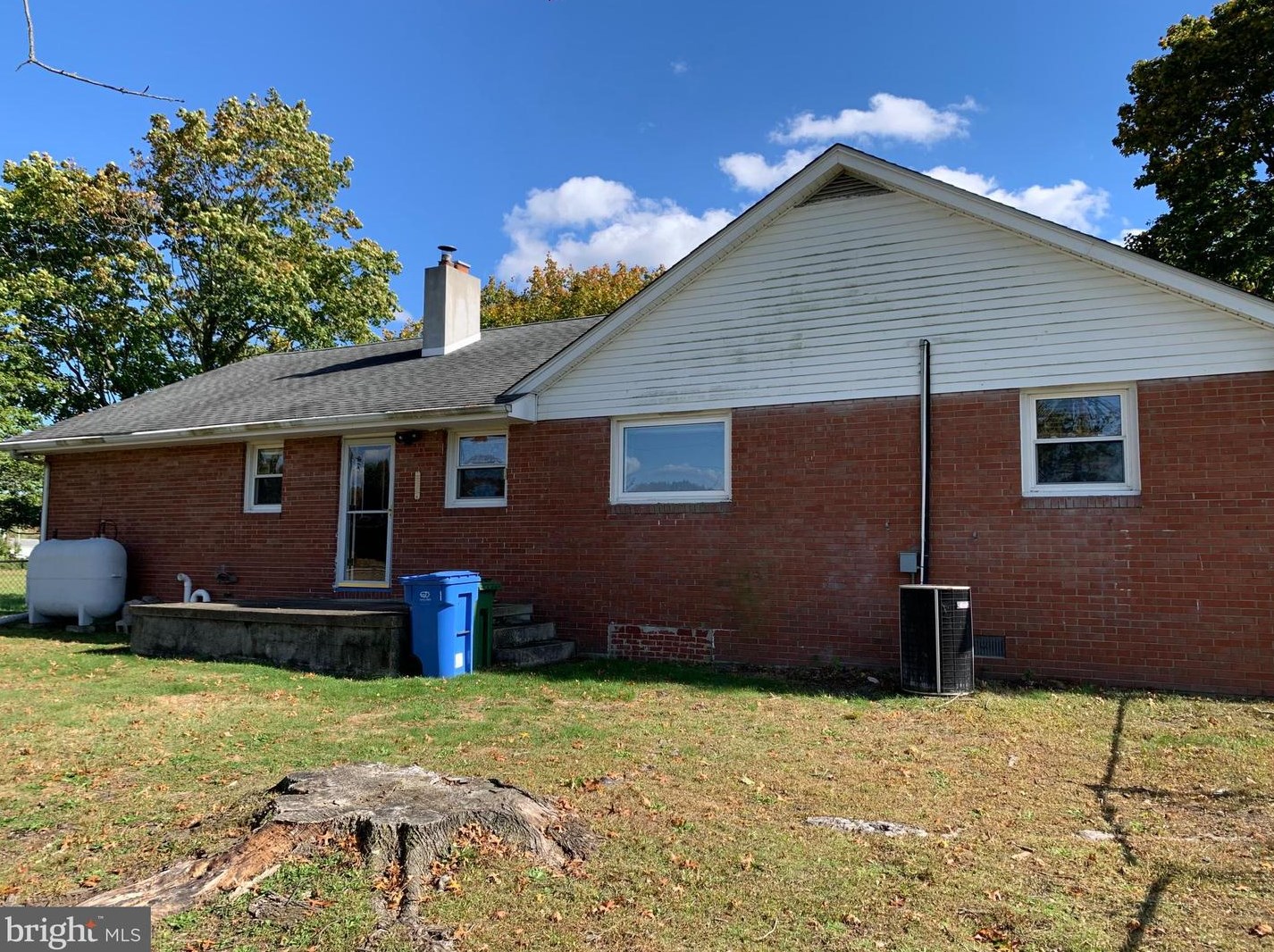 116 Golfwood Ave, Carneys Point Township NJ  08069-2251 exterior