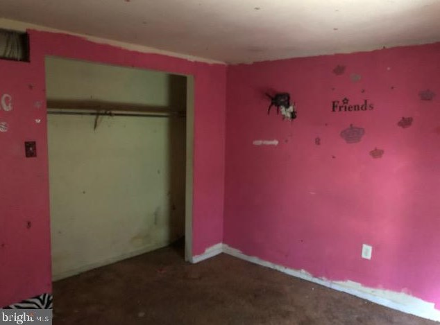 11 Buck Rd, Aura NJ 08028-3300 exterior