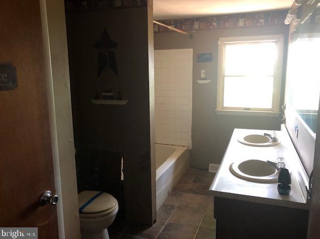 11 Buck Rd, Aura NJ 08028-3300 exterior