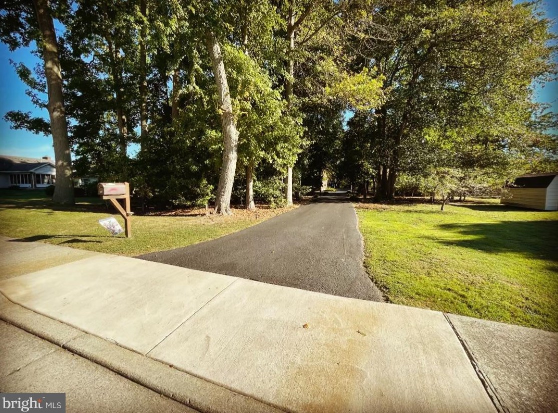 46 Delaware Ave, Pennsville NJ 08070-1825 exterior