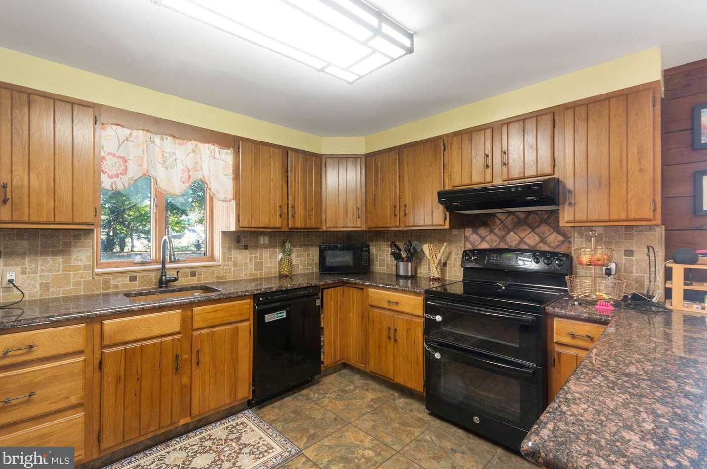 46 Delaware Ave, Pennsville NJ 08070-1825 exterior