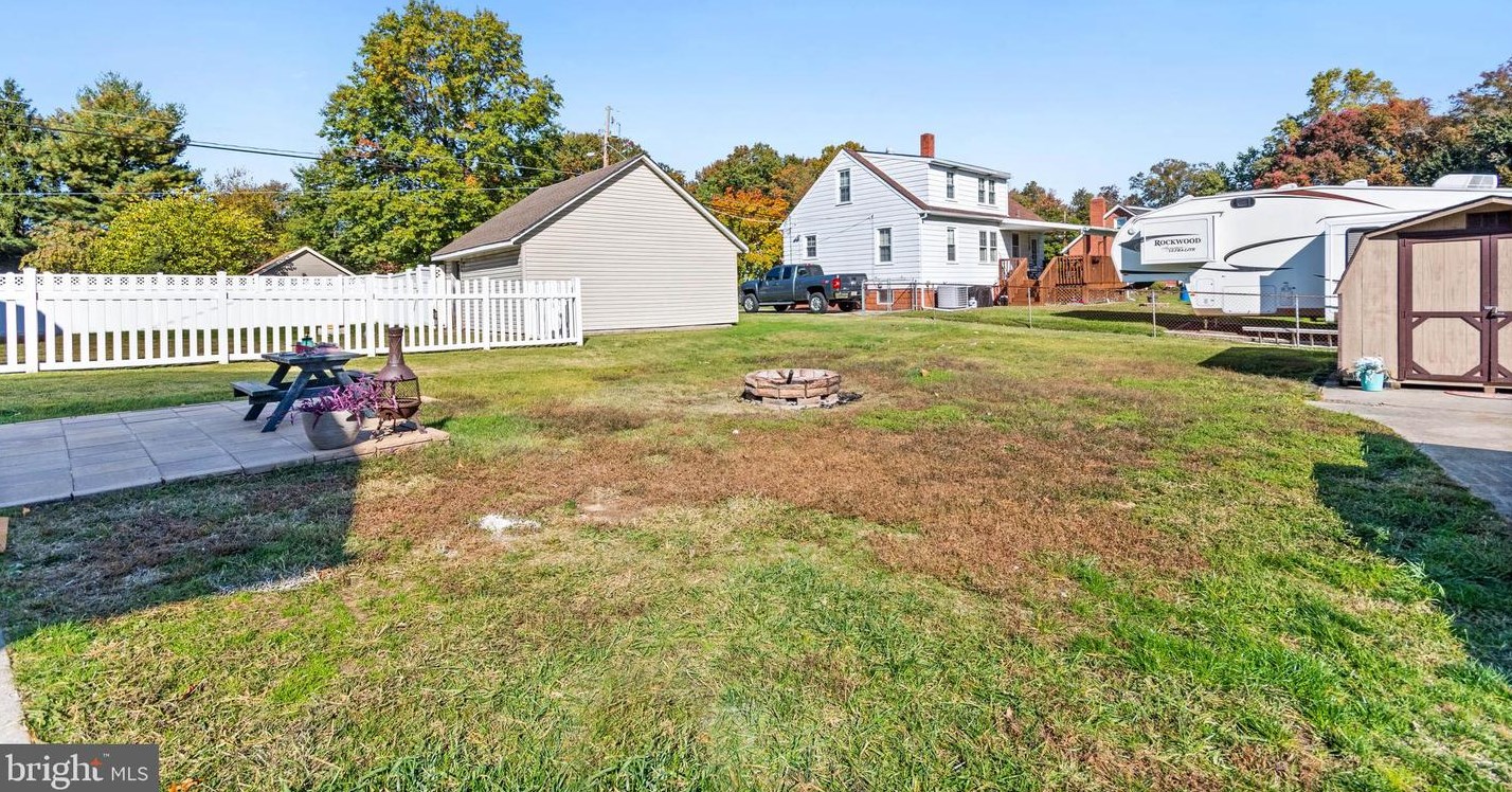 86 Pittsfield St, Pennsville NJ  08070-1820 exterior