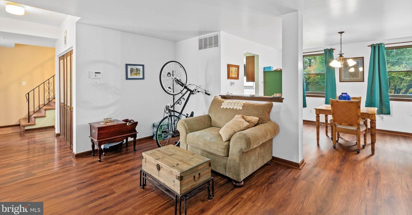 75 Pennsville Auburn Rd, Carneys Point Township NJ  08069-3625 exterior