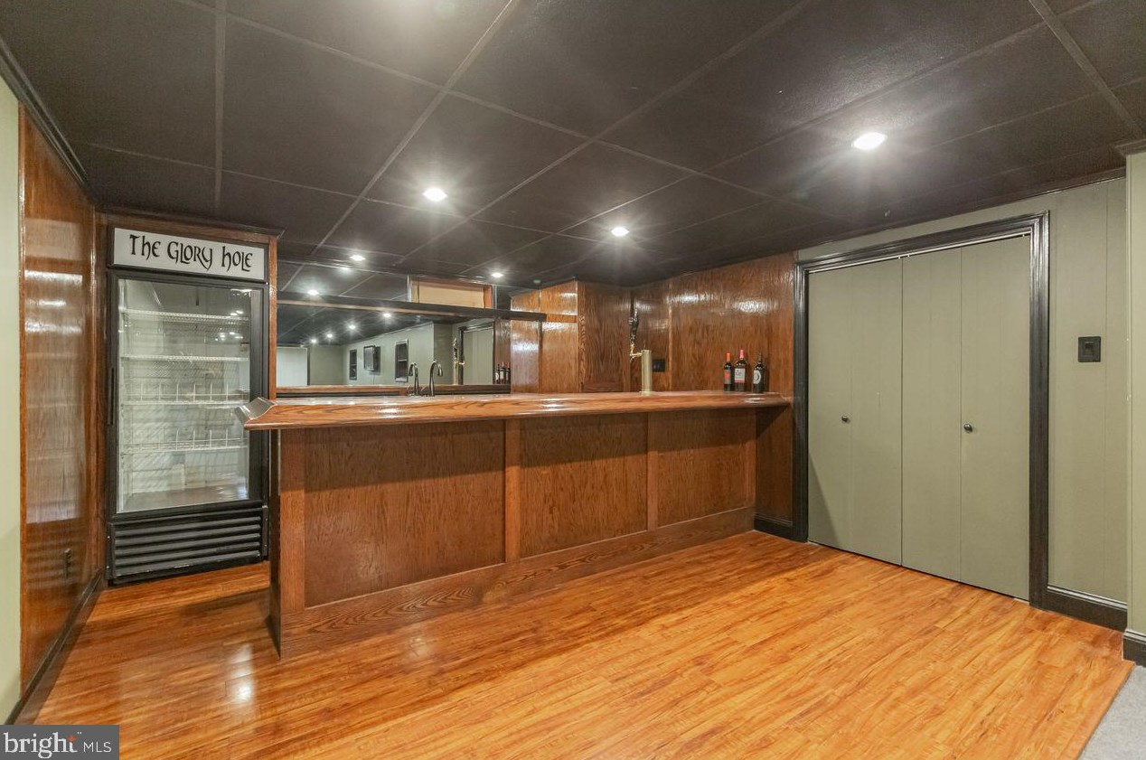 430 Harding Hwy, Carneys Point Township NJ  08069-2259 exterior