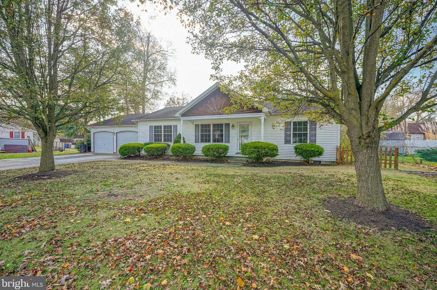 73 Rutgers Rd, Pennsville, NJ 08070-3137