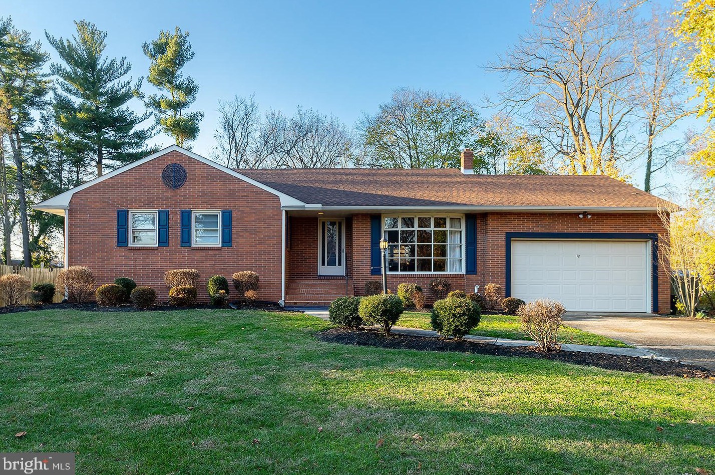 12 Cedarwood Ave, Carneys Point Township, NJ 08069-2294