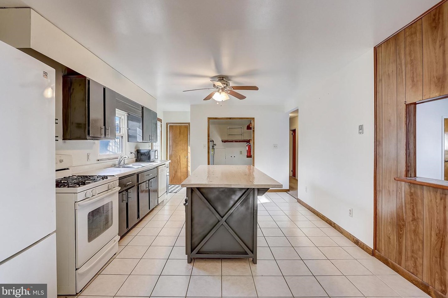 145 Harvard Rd, Pennsville NJ 08070-2927 exterior