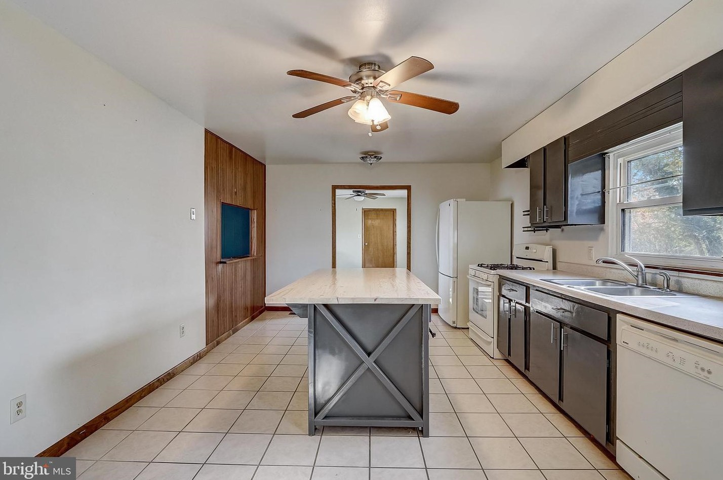 145 Harvard Rd, Pennsville NJ 08070-2927 exterior