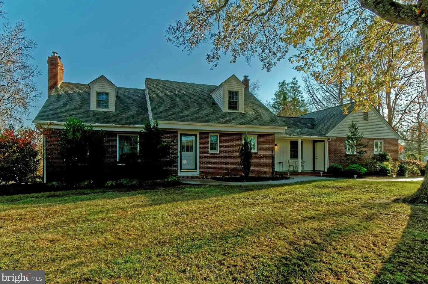 13 Oak Ln, Carneys Point Township, NJ 08069-9721