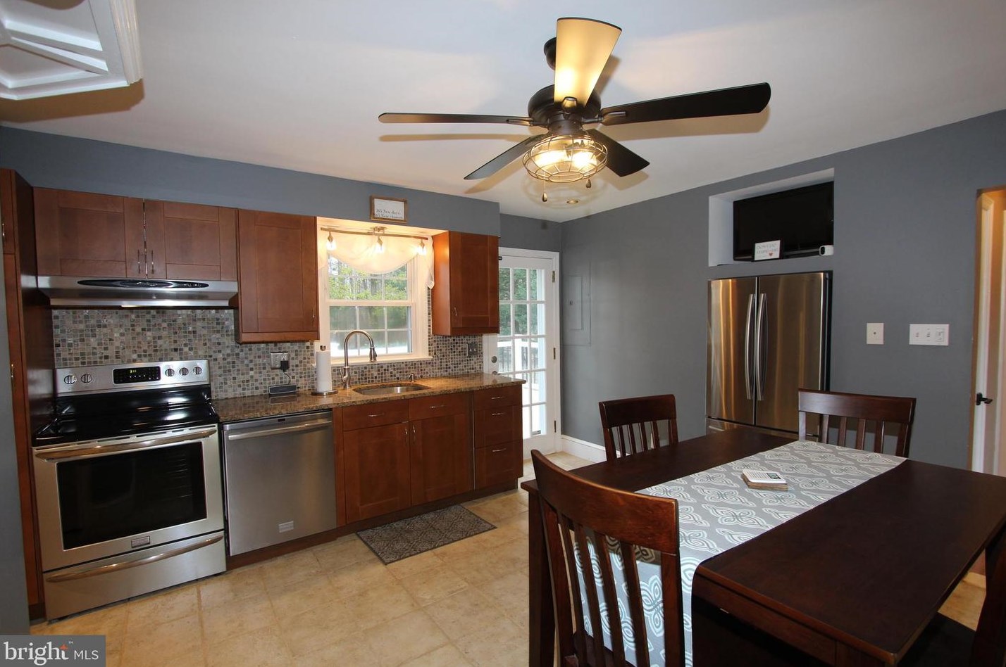 161 Churchtown Rd, Pennsville NJ 08070-1301 exterior