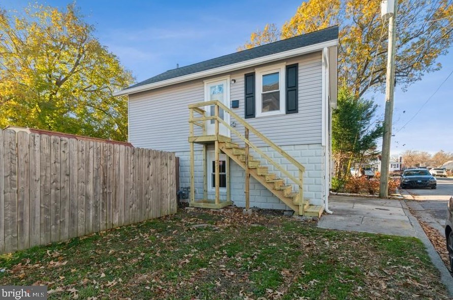 2 Union St, Carneys Point Township, NJ 08069-1257