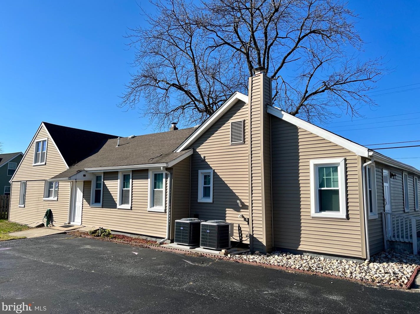 62 Riviera Dr, Pennsville, NJ 08070