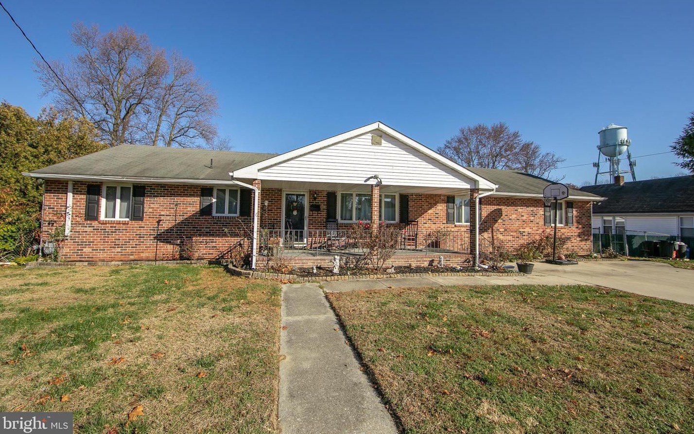 60 Jenkins Ave, Pennsville, NJ 08070-1414