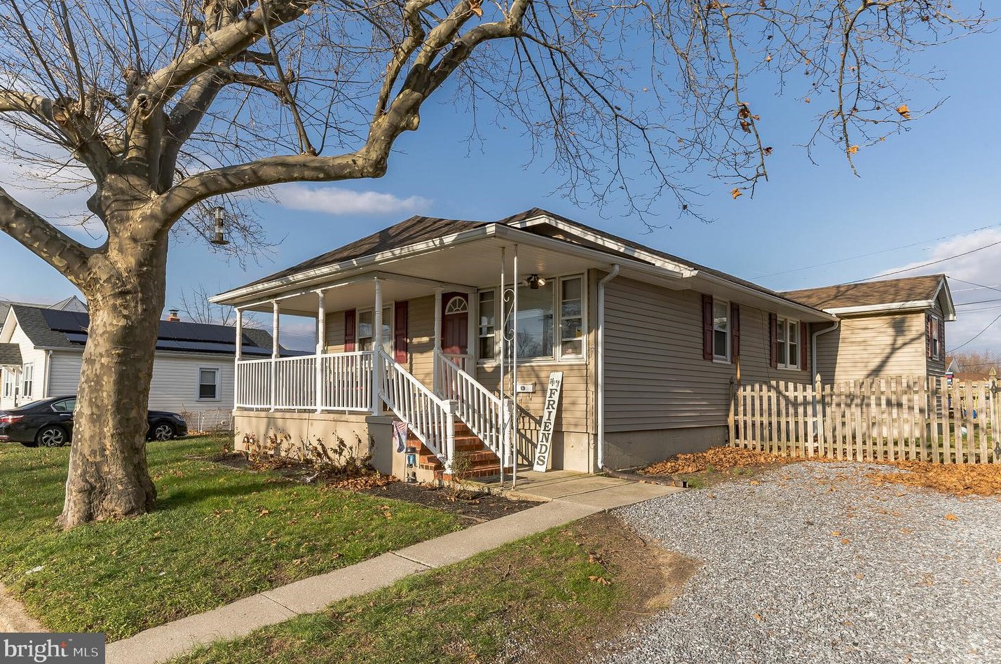 86 Highland Ave, Pennsville NJ  08070-2209 exterior