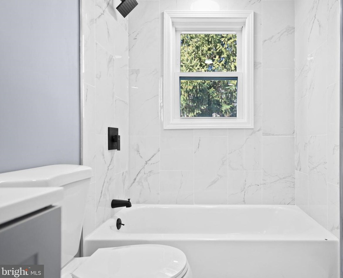 38 Marlyn Ave, Pennsville NJ 08070-1405 exterior