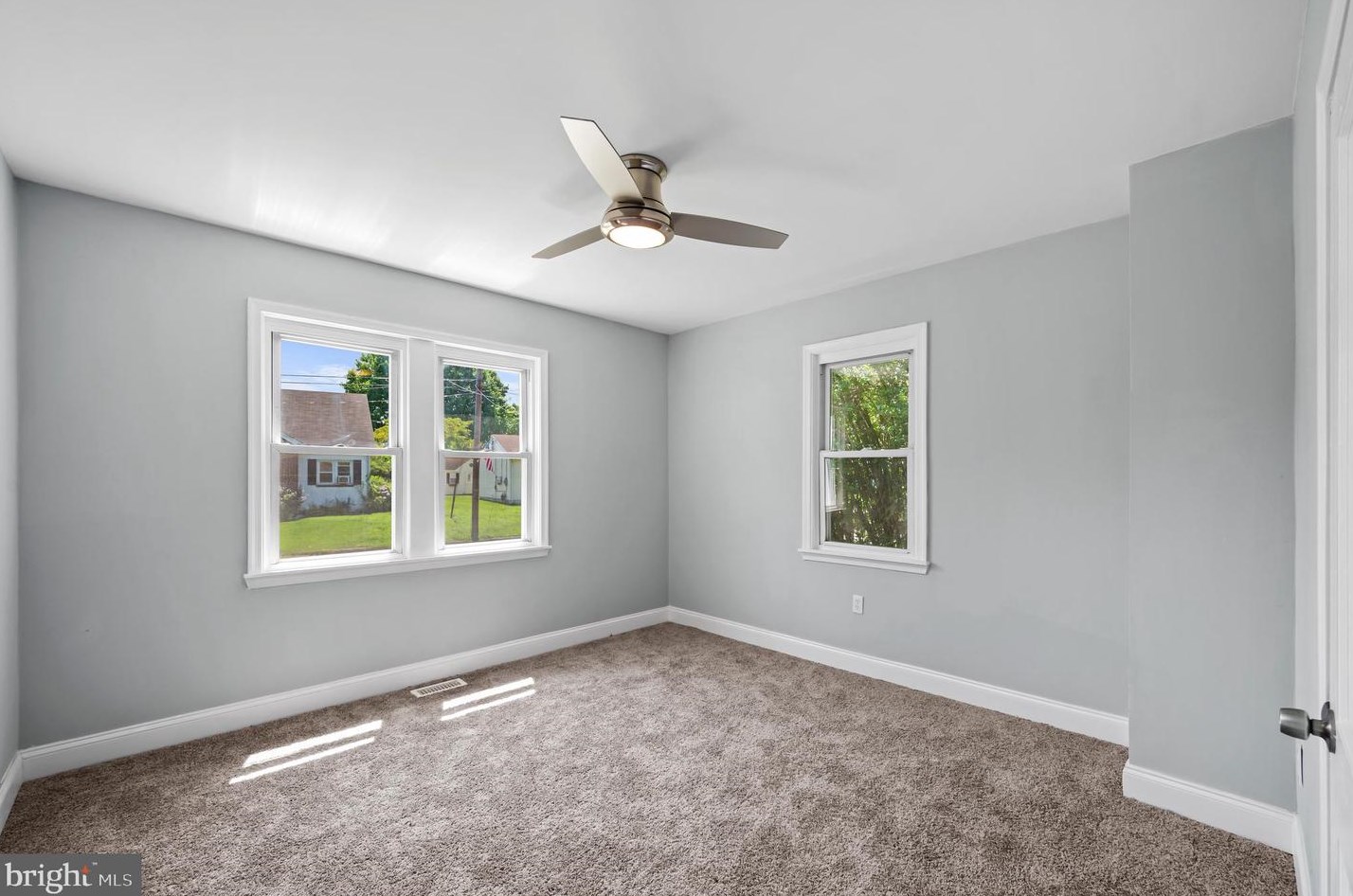 174 Dolbow Ave, Carneys Point Township NJ  08069-3102 exterior