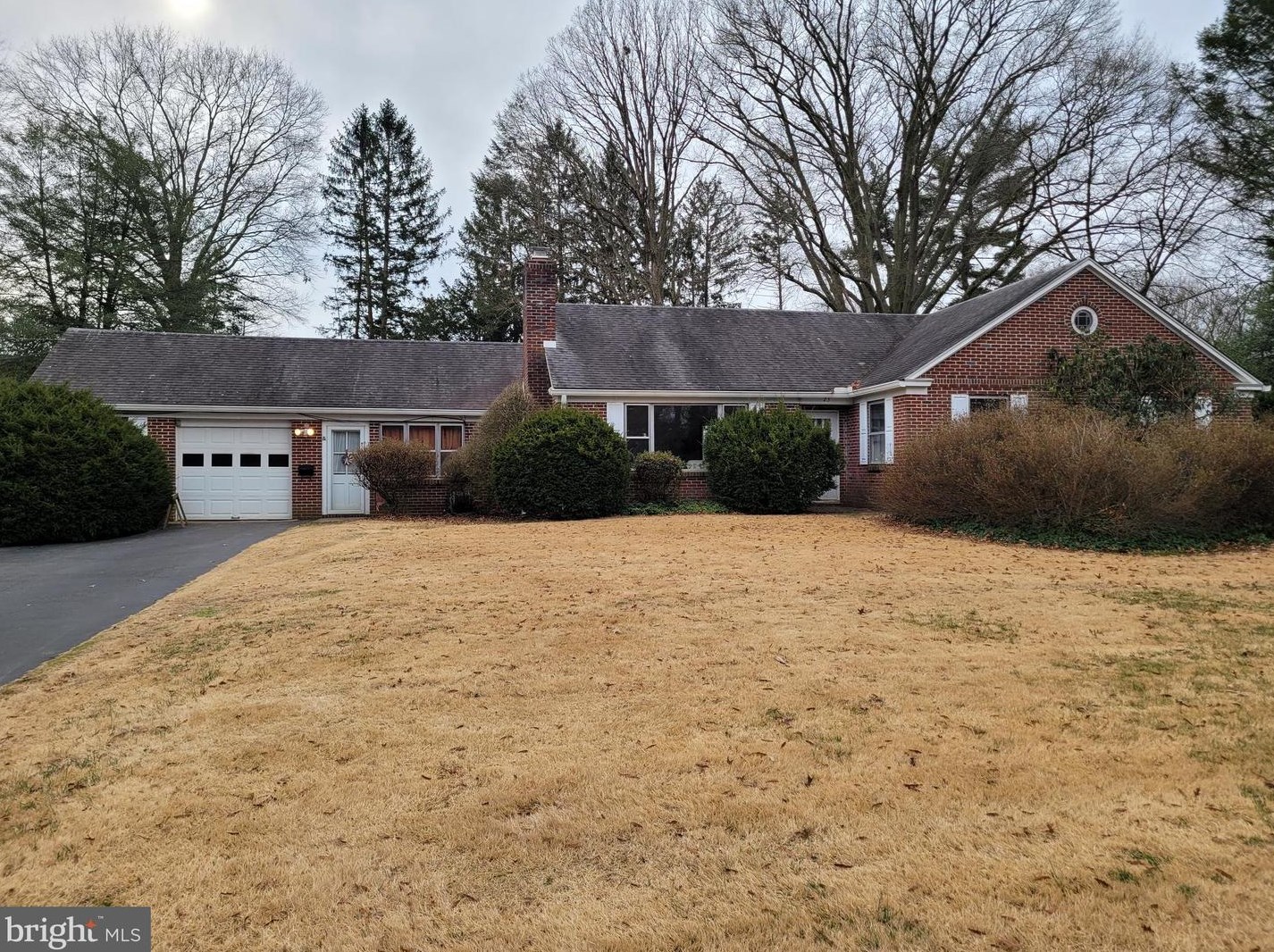 23 Chestnut Dr, Pilesgrove, NJ 08098