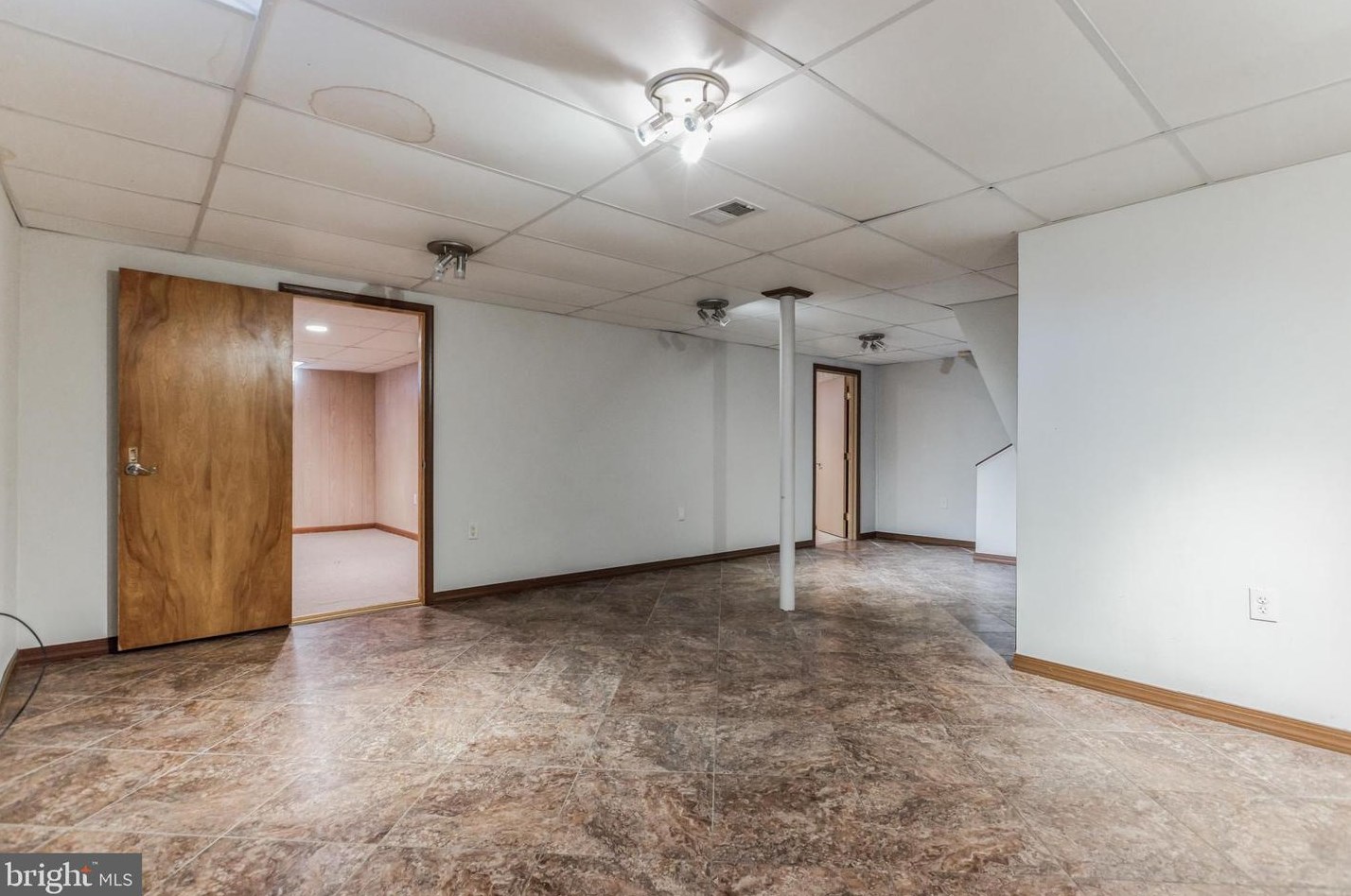 5 New Freedom Rd, Aura NJ  08343-1834 exterior