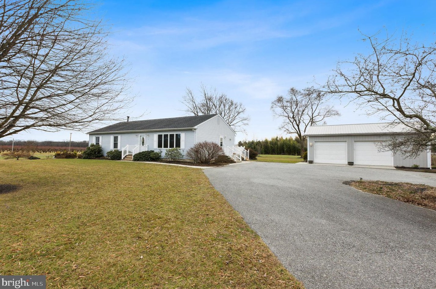 5 New Freedom Rd, Aura, NJ 08343-1834