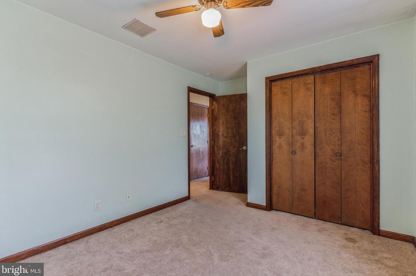 5 New Freedom Rd, Aura NJ  08343-1834 exterior