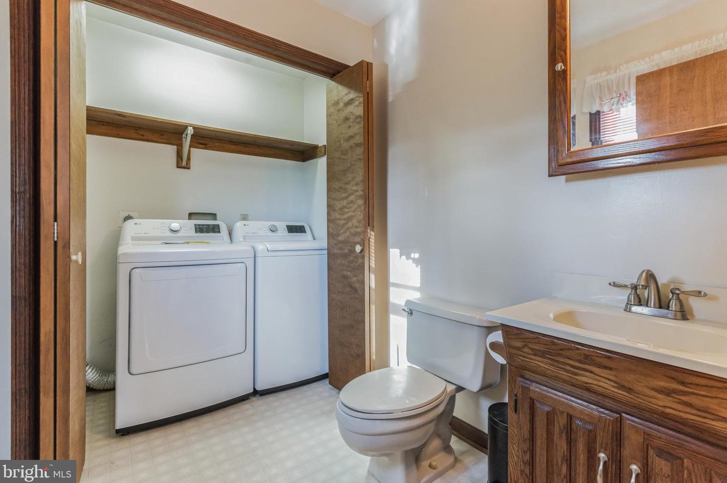 5 New Freedom Rd, Aura NJ  08343-1834 exterior