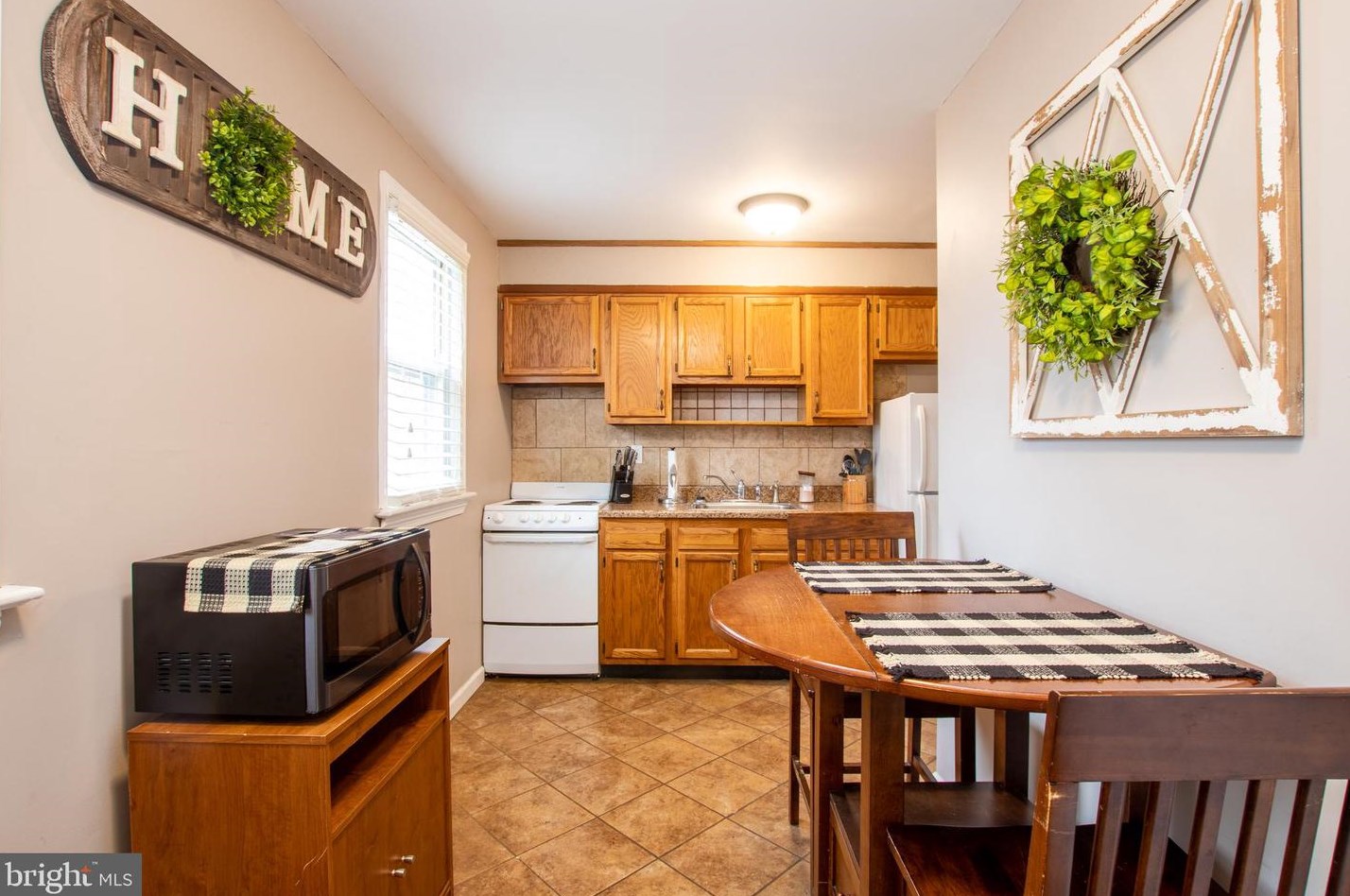 425 Ives Ave, Carneys Point Township NJ  08069-2615 exterior