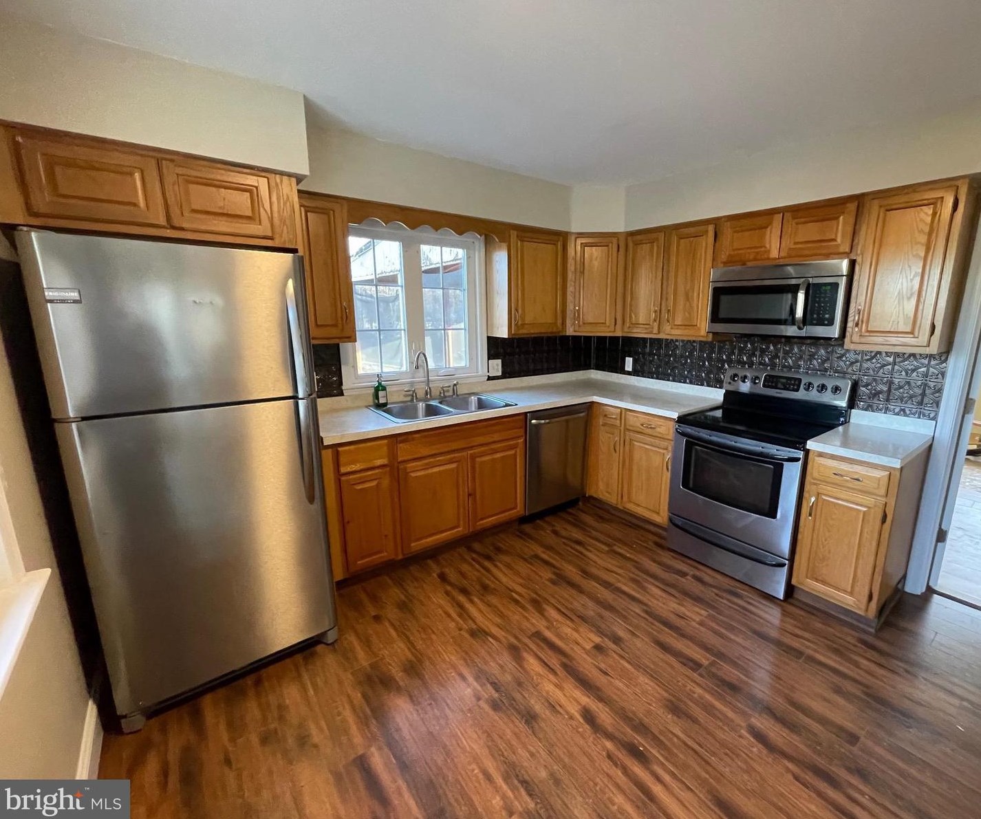 5 Helen Ave, Pedricktown, NJ 08067