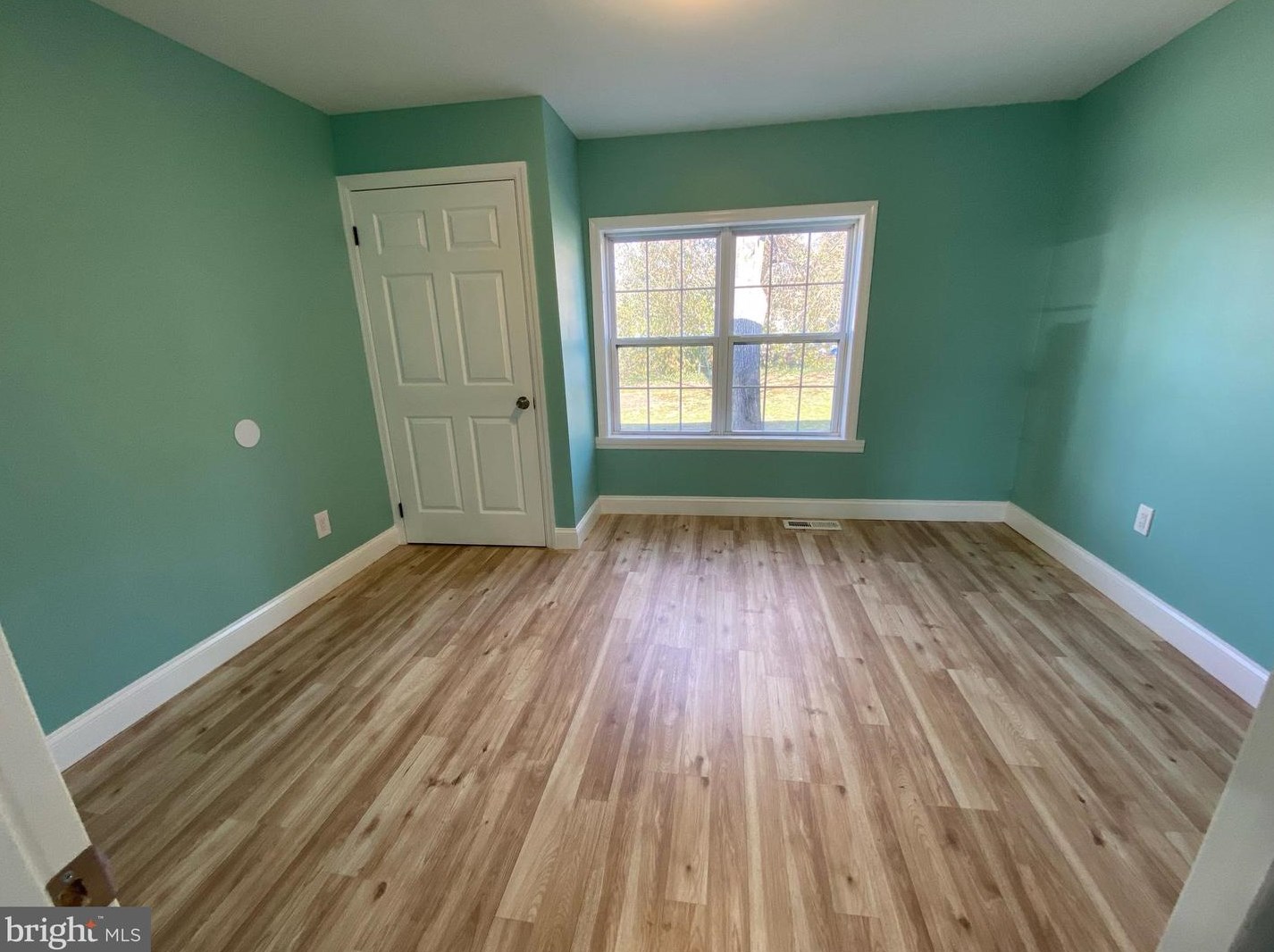 7 Miller Ave, Carneys Point Township NJ  08069-1501 exterior