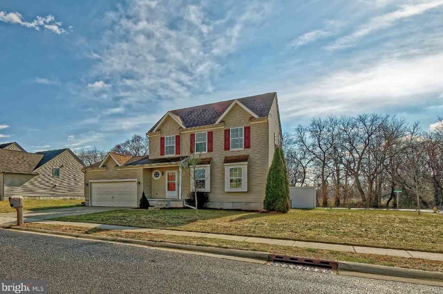 39 Granite Ln, Carneys Point Township, NJ 08069-2500