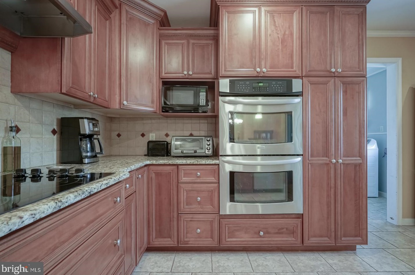 178 River Dr, Pennsville NJ  08070-1633 exterior