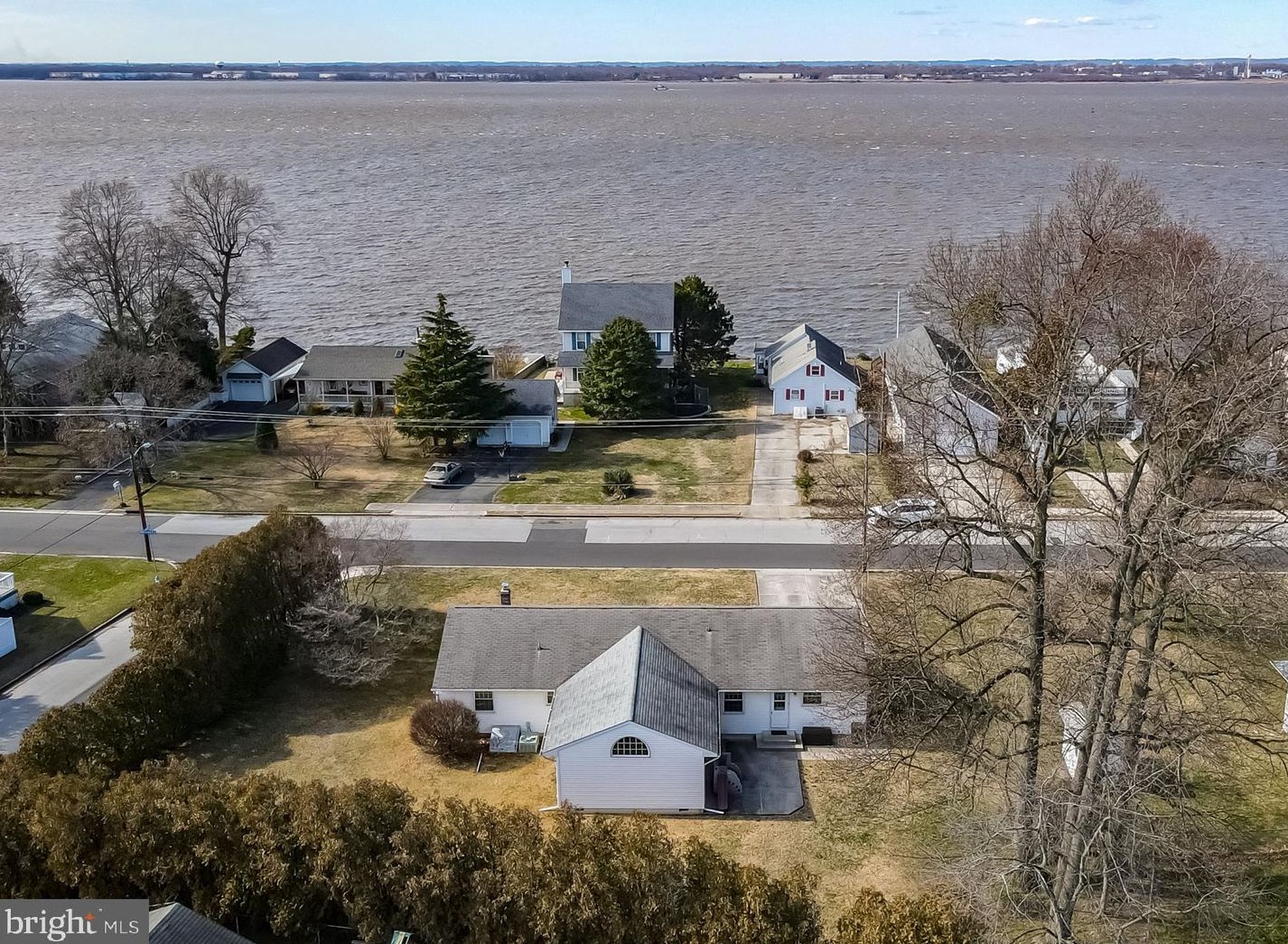 178 River Dr, Pennsville NJ  08070-1633 exterior