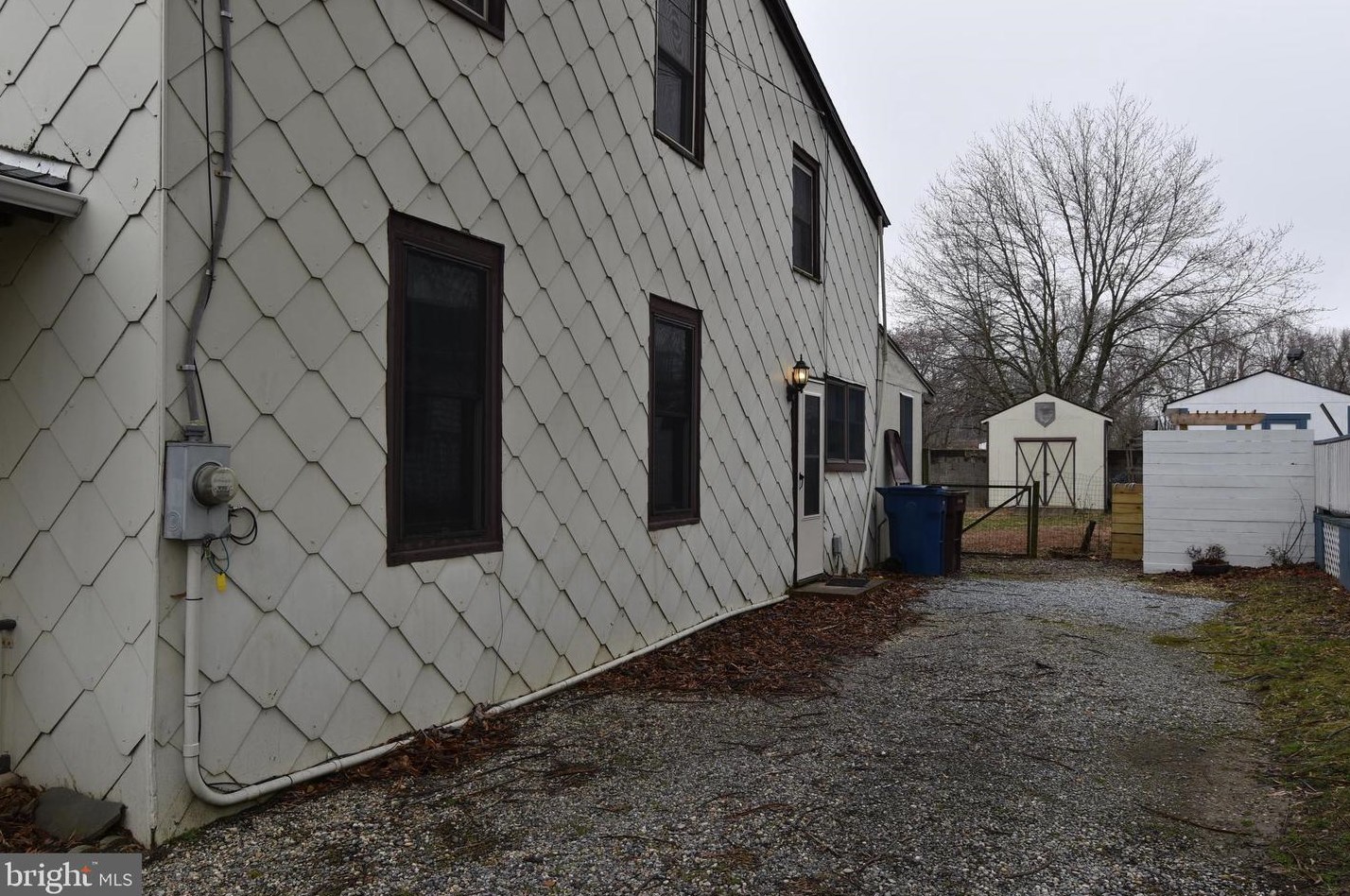 19-21 E Millbrooke Ave, Pilesgrove, NJ 08098