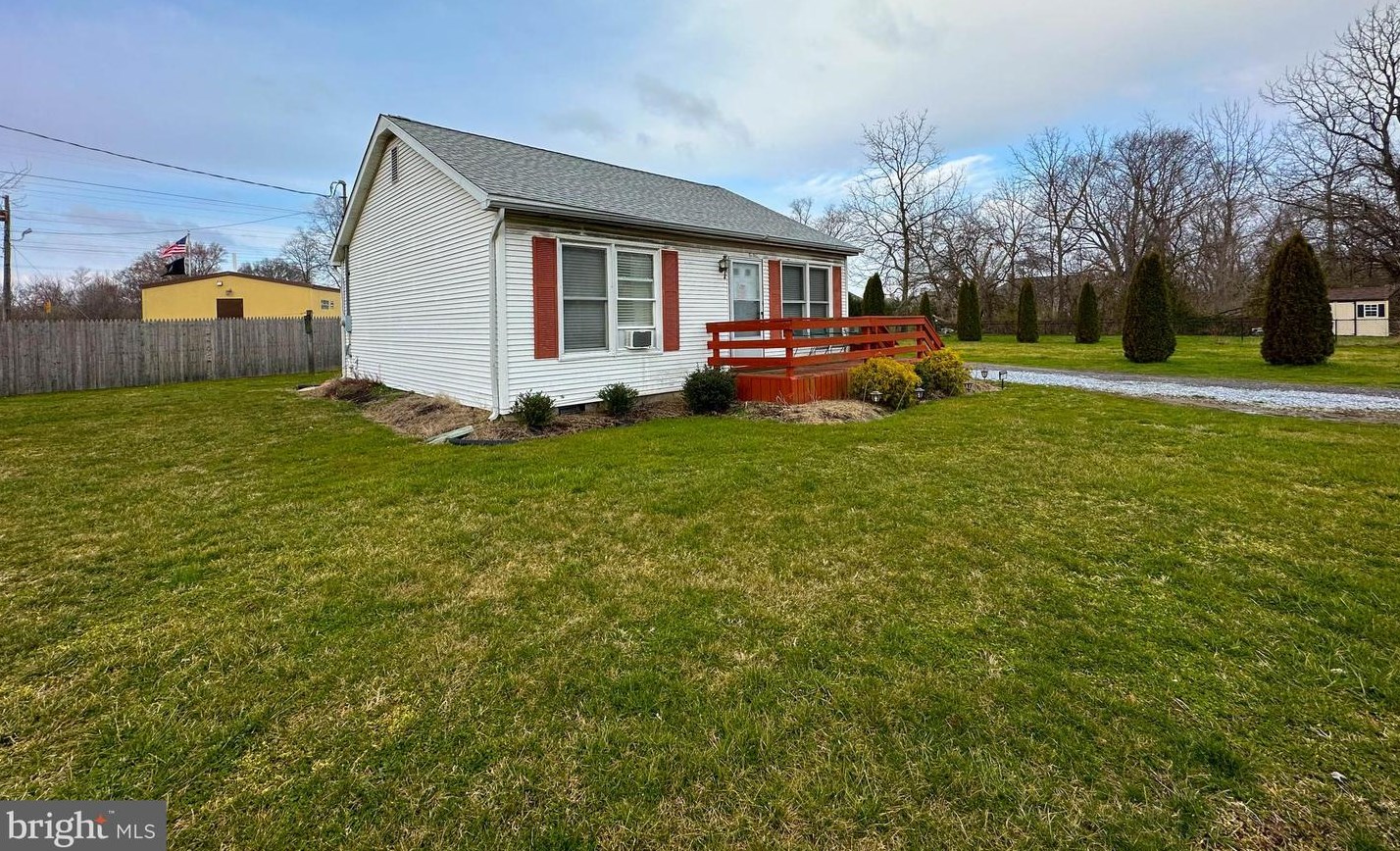 335 1/2 Bailey St, Pilesgrove, NJ 08098