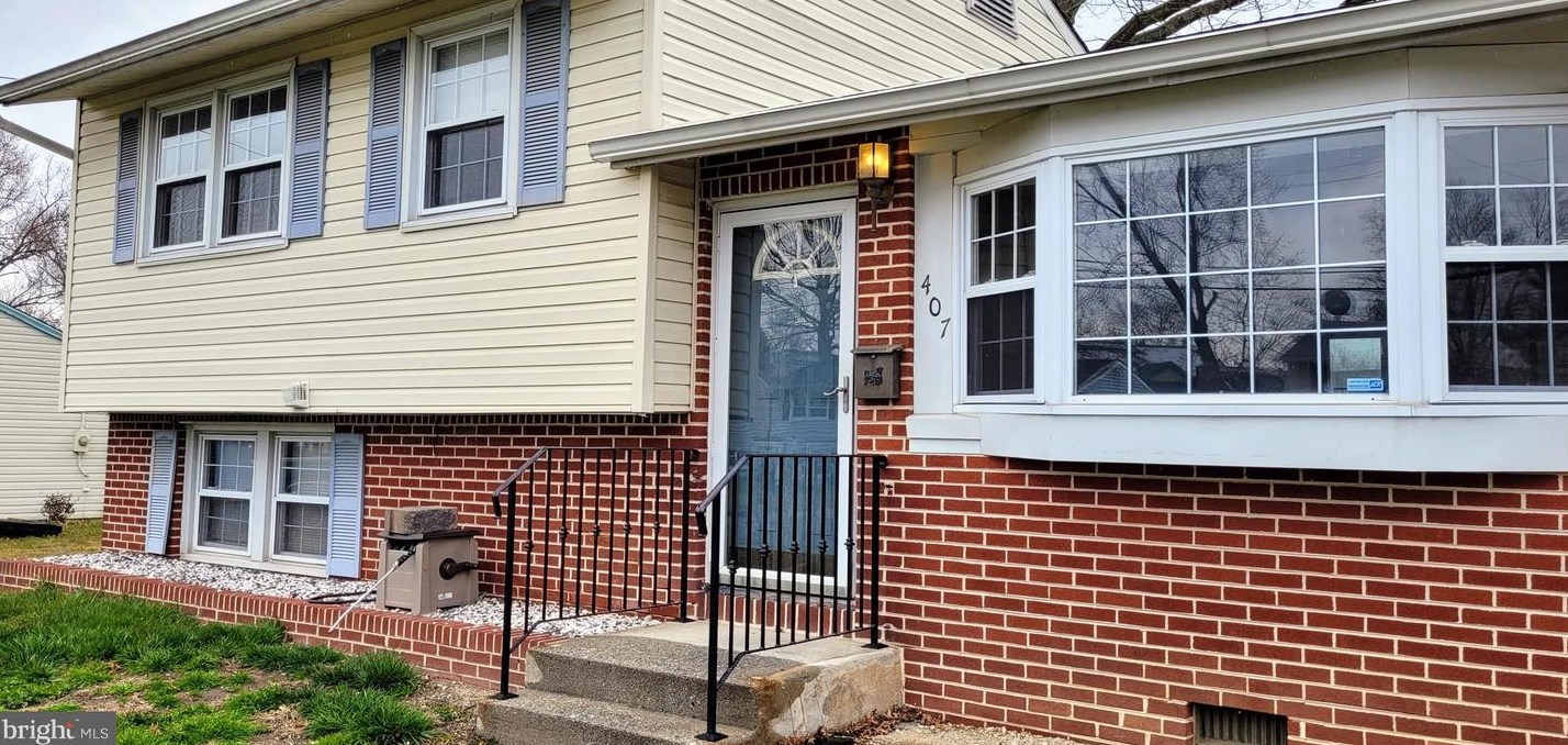 407 Hickory Ave, Carneys Point Township, NJ 08069-2818